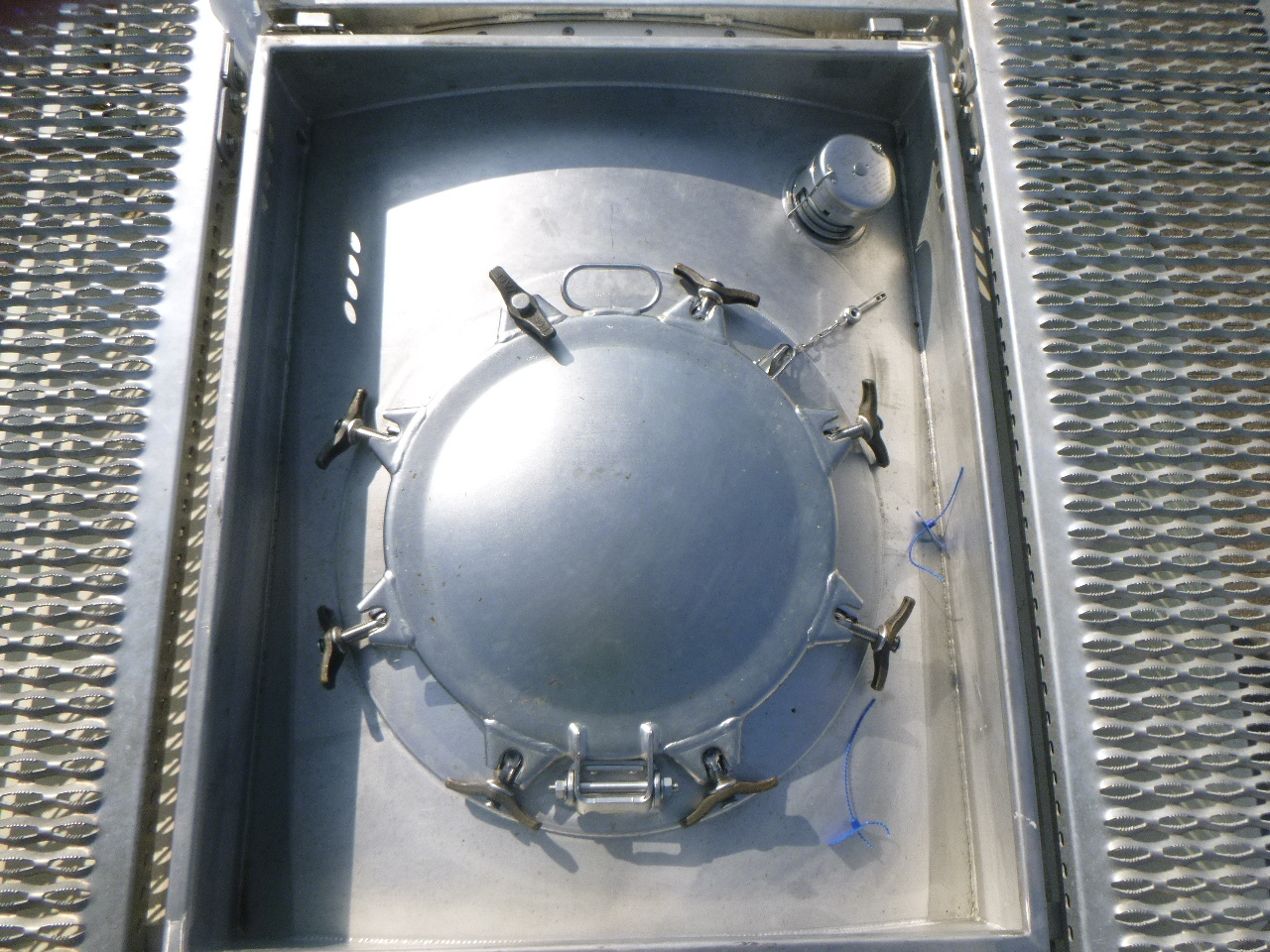 Εμπορευματοκιβώτιο-δεξαμενή, Επικαθήμενο Danteco Food tank container inox 20 ft / 25 m3 / 1 comp: φωτογραφία 15