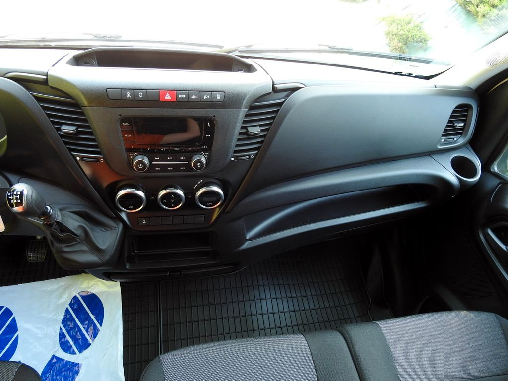 Νέα Επαγγελματικό αυτοκίνητο με μουσαμά, Διπλοκάμπινο ελαφρύ επαγγελματικό Iveco DAILY 35S18 NEUE PRITSCHE PLANE 10  PALETTEN: φωτογραφία 26