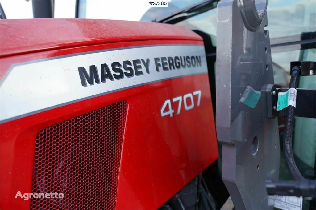 Τρακτέρ Massey Ferguson MF 4707 with sand spreader and folding plough: φωτογραφία 35