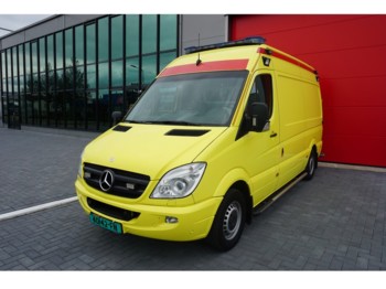Ασθενοφόρο Mercedes-Benz Sprinter 319 CDI Ambulance 18055: φωτογραφία 1