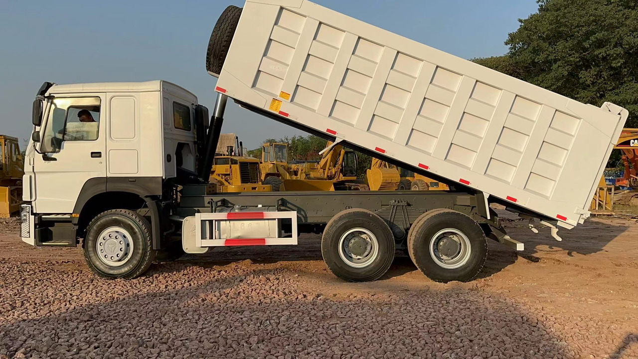 Φορτηγό ανατρεπόμενο για τη μεταφορά χύδηνυλικών SINOTRUK HOWO Dump truck 371 6x4: φωτογραφία 4