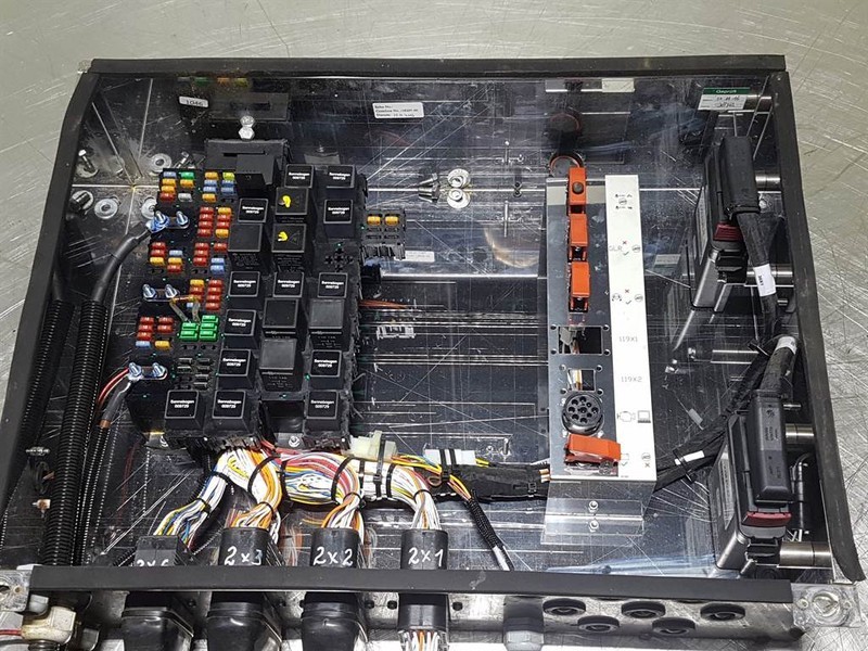 Ηλεκτρικό σύστημα για Κατασκευή μηχανήματα Sennebogen 818 - Switch kabinet/Schaltschrank/Schakelkast: φωτογραφία 3