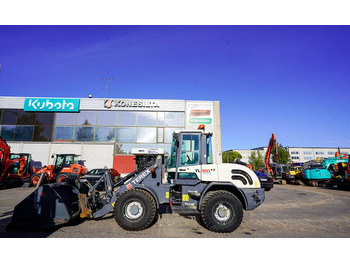 Terex TL120 heittokauhalla  - Ελαστιχοφόρος φορτωτής