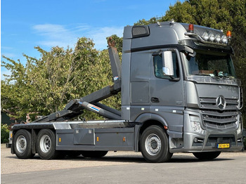 Φορτηγό φόρτωσης γάντζου MERCEDES-BENZ Actros 2551