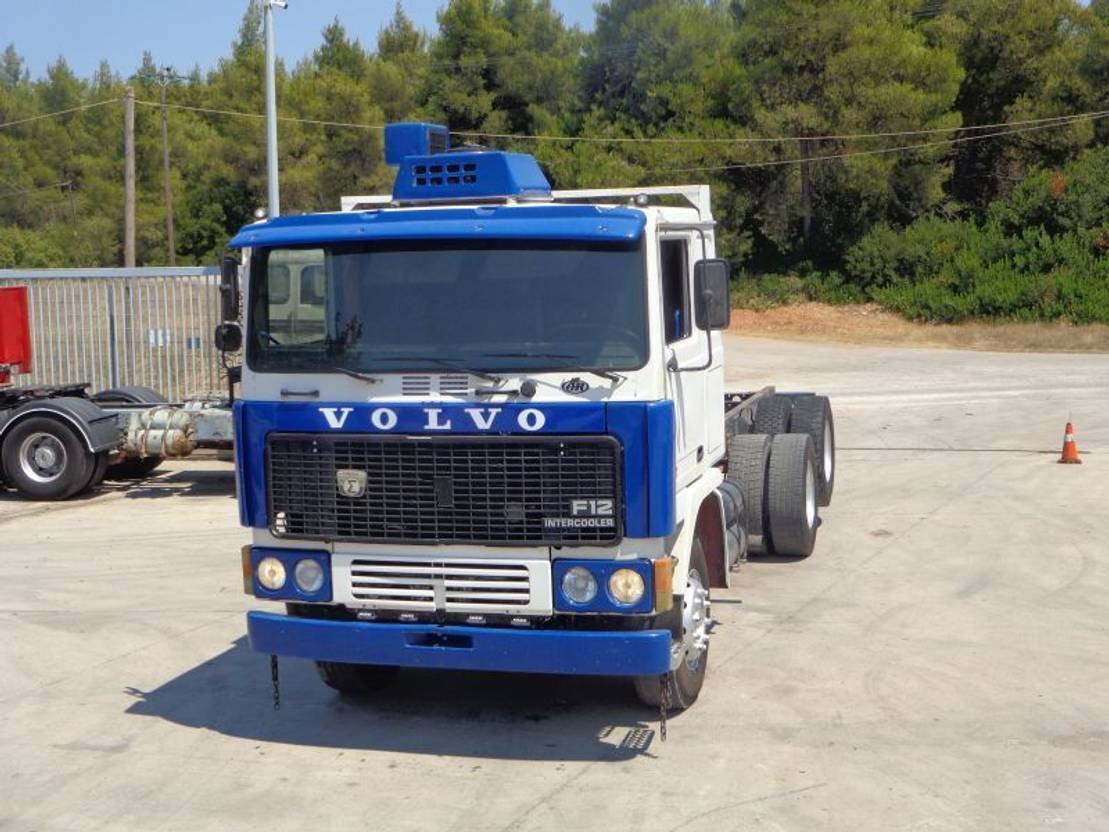 Φορτηγό σασί Volvo F12 (6X2): φωτογραφία 3