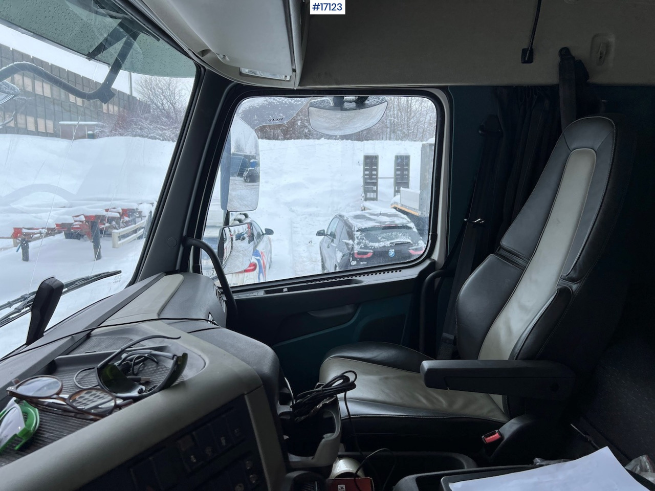Φορτηγό με ανοιχτή καρότσα, Φορτηγό με γερανό Volvo FM500: φωτογραφία 35