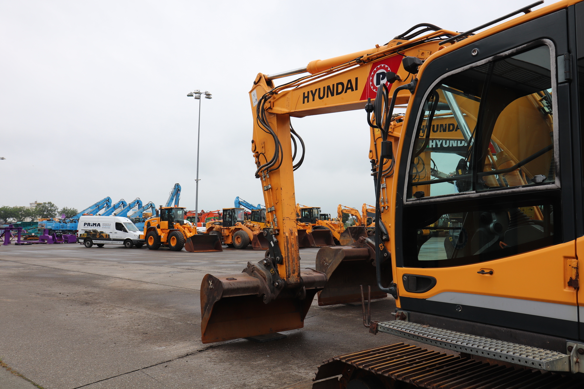 PRIMA Equipment B.V. - Κατασκευή μηχανήματα KOMATSU undefined: φωτογραφία 7