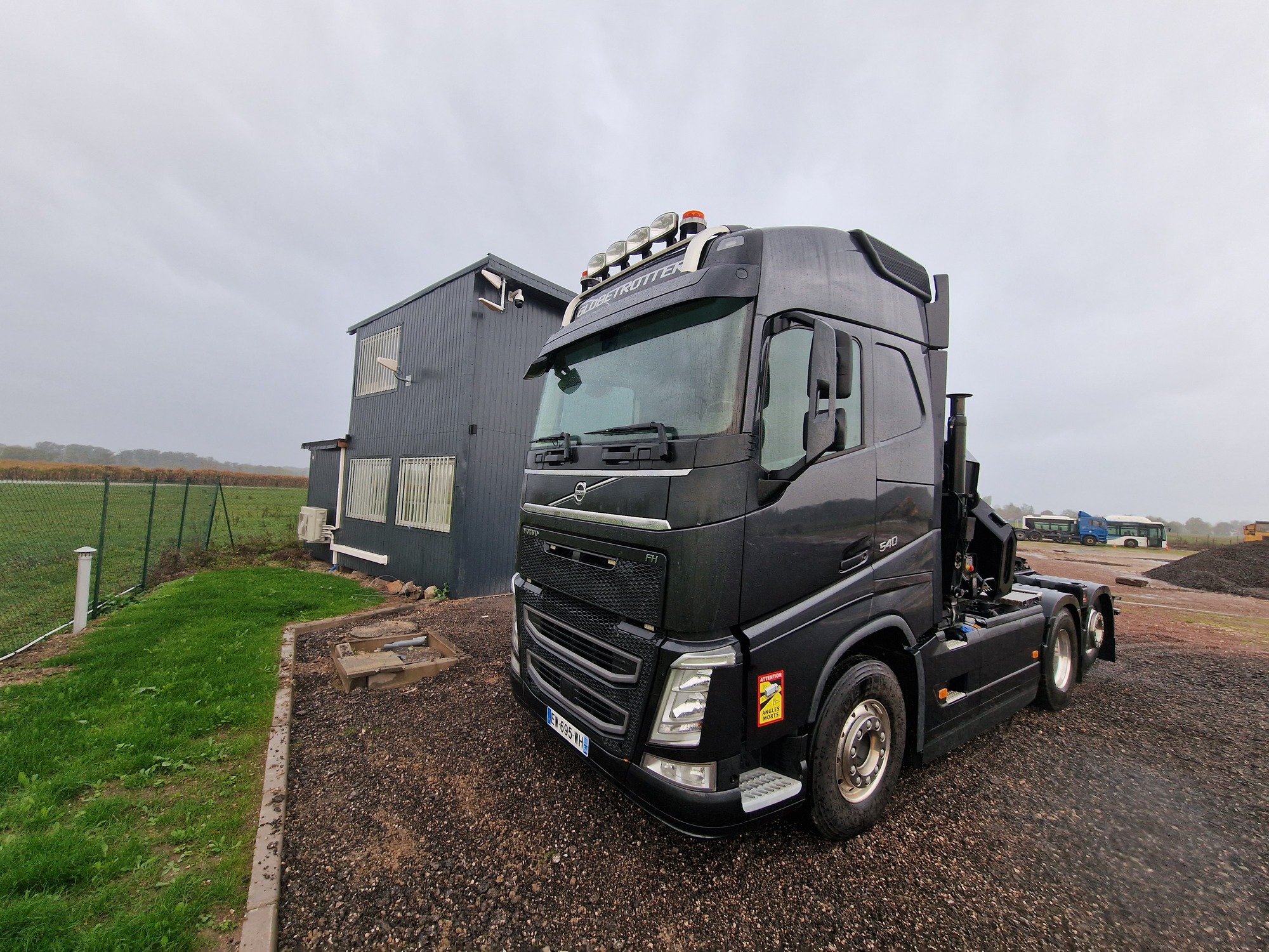 NV TRADING - Κοινοτικών οχημάτων/ Ειδικών οχημάτων - 4x2 undefined: φωτογραφία 1