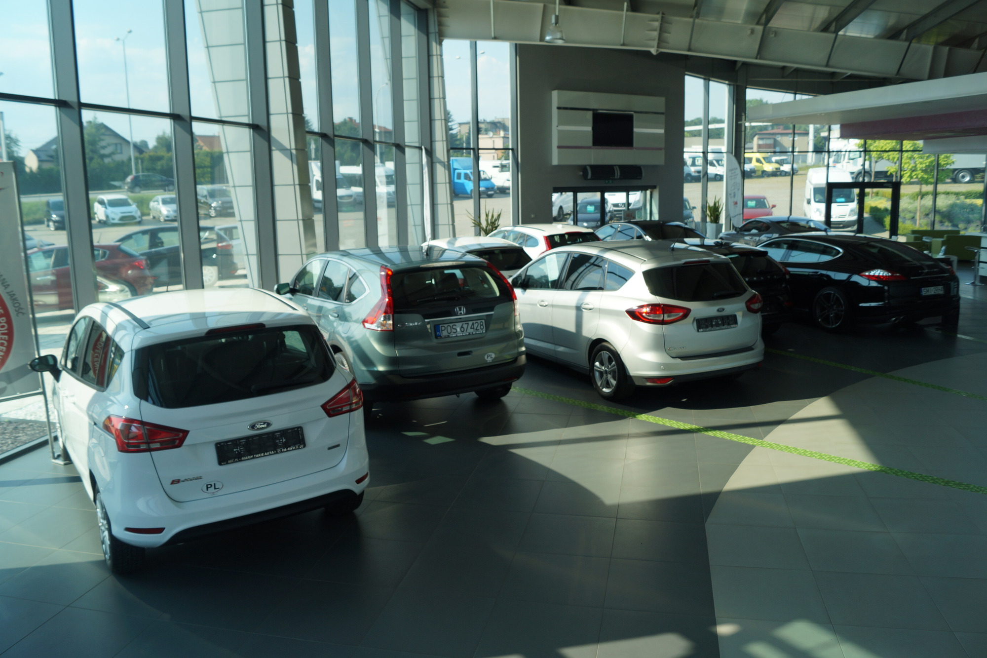 MGC CENTRUM SAMOCHODOW DOSTAWCZYCH - Κοινοτικών οχημάτων/ Ειδικών οχημάτων undefined: φωτογραφία 12