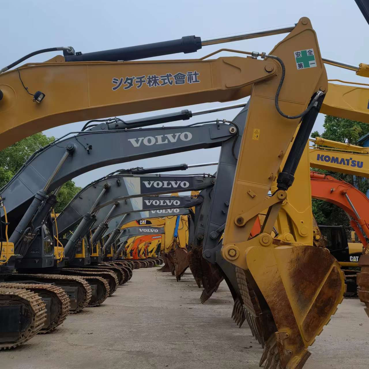 Qingdao Higher Weight Trade Co. LTD - Φορτηγά SINOTRUK - 6x4 undefined: φωτογραφία 7