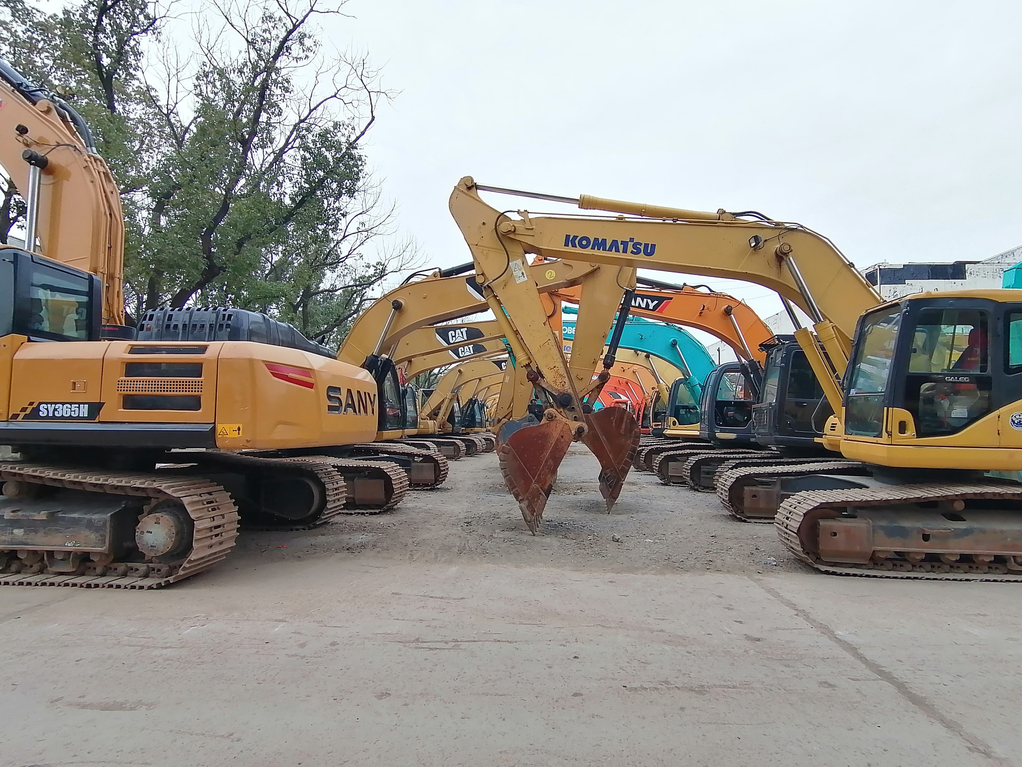 Qingdao Higher Weight Trade Co. LTD - Φορτηγά SINOTRUK - 6x4 undefined: φωτογραφία 6