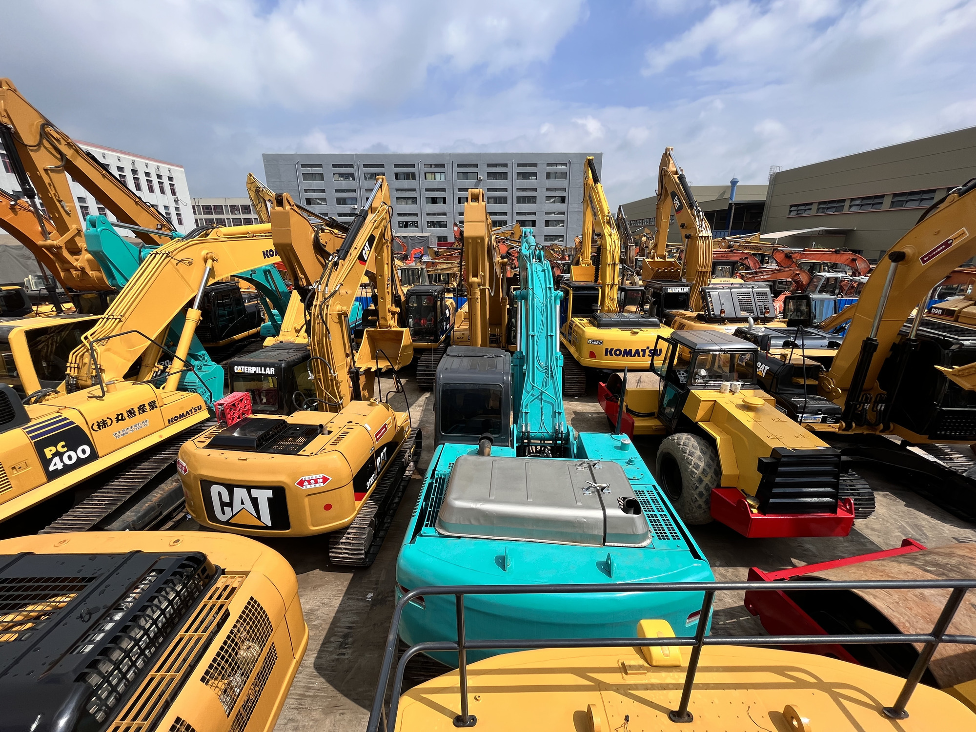 Qingdao Higher Weight Trade Co. LTD - Φορτηγά SINOTRUK - 6x4 undefined: φωτογραφία 3