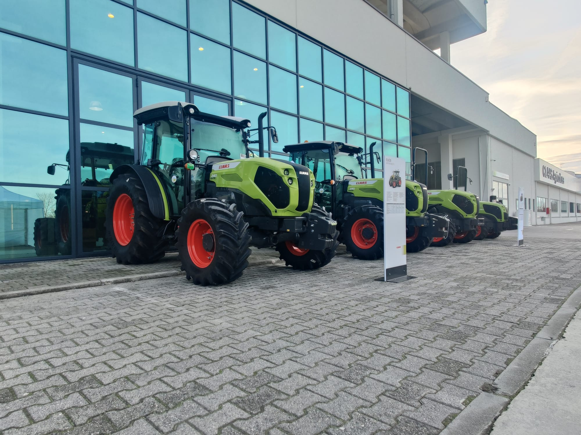 CLAAS Agricoltura S.r.l - Γεωργικά μηχανήματα FELLA undefined: φωτογραφία 4