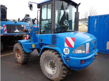 Ελαστιχοφόρος φορτωτής VOLVO L30B