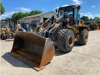 Ελαστιχοφόρος φορτωτής CATERPILLAR