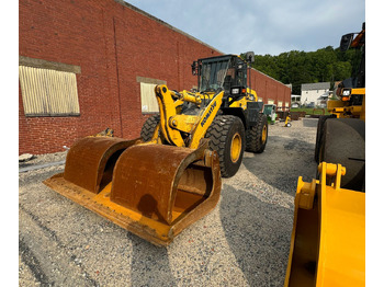 Ελαστιχοφόρος φορτωτής KOMATSU WA320-8