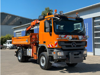 Φορτηγό με γερανό MERCEDES-BENZ Actros 2044