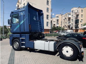 Τράκτορας RENAULT Magnum 480: φωτογραφία 5
