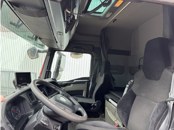 Interior photo 1: Φορτηγό φόρτωσης γάντζου MAN TGX 26.470 6X2-4 BL TGX 26.470 6X2-4 BL, Lenk-/Liftachse, XLX-Fahrerhaus, VDL Abrollanlage 7m