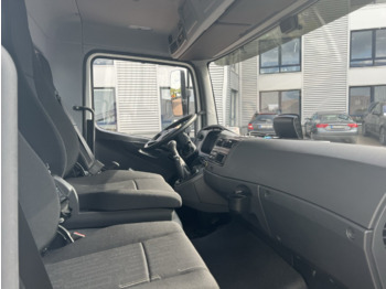 Interior photo 2: Φορτηγό ανατρεπόμενο Mercedes-Benz Atego 818/23 K 4x2 Atego 818/23 K 4x2, 2x AHK, Meiller-Kipper, mehrfach Vorhanden! Interior photo 2: Φορτηγό ανατρεπόμενο Mercedes-Benz Atego 818/23 K 4x2 Atego 818/23 K 4x2, 2x AHK, Meiller-Kipper, mehrfach Vorhanden!