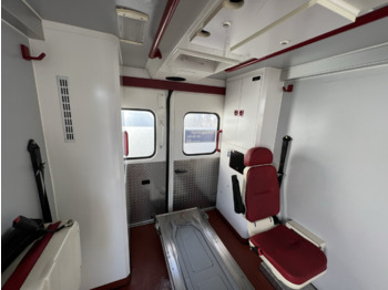 Ασθενοφόρο Mercedes-Benz Sprinter 516 CDI 4x2 Sprinter 516 CDI 4x2, Rettungswagen, Retarder: φωτογραφία 4 Ασθενοφόρο Mercedes-Benz Sprinter 516 CDI 4x2 Sprinter 516 CDI 4x2, Rettungswagen, Retarder: φωτογραφία 4