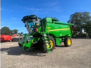 Θεριζοαλωνιστική μηχανή JOHN DEERE T560