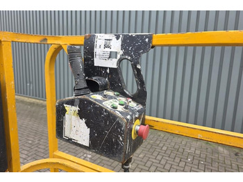 Ψαλιδωτό ανυψωτικό Haulotte Compact 8 Electric, 8.2m Working Height, 350kg Cap: φωτογραφία 4