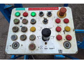 Ψαλιδωτό ανυψωτικό Holland Lift Megastar G300 Diesel, 4x4x4 Drive, 33.5m Working H: φωτογραφία 4