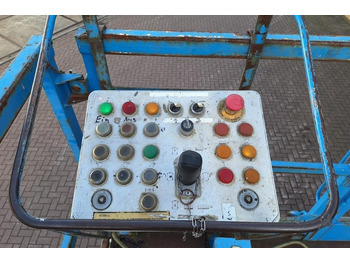 Ψαλιδωτό ανυψωτικό Holland Lift Megastar G300DL30/S Diesel, 4x4x4 Drive, 33.5m Wor: φωτογραφία 4 Ψαλιδωτό ανυψωτικό Holland Lift Megastar G300DL30/S Diesel, 4x4x4 Drive, 33.5m Wor: φωτογραφία 4