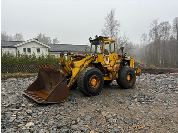 Ελαστιχοφόρος φορτωτής VOLVO