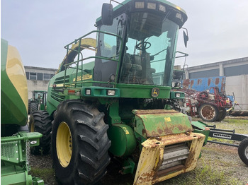 Ενσιρωτική μηχανή JOHN DEERE 7700