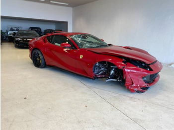 Αυτοκίνητο Ferrari 812 SUPERFAST / ROSSO 70ANNI endommagé: φωτογραφία 4