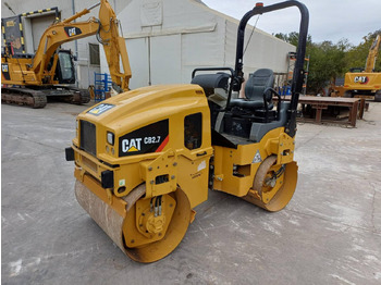 Ασφαλτικός οδοστρωτήρας CATERPILLAR