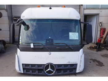 Καμπίνα και εσωτερικό MERCEDES-BENZ