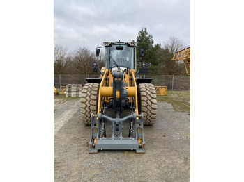 Ελαστιχοφόρος φορτωτής LIEBHERR L 526