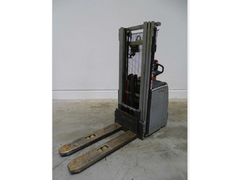 Μηχάνημα στοίβαξης STILL