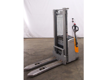 Μηχάνημα στοίβαξης STILL