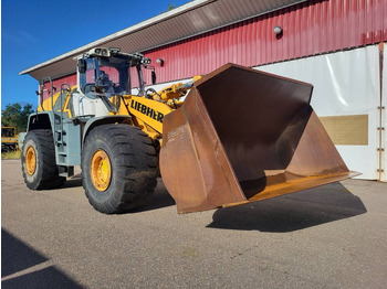 Ελαστιχοφόρος φορτωτής LIEBHERR L 586