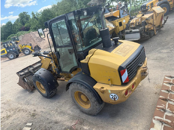 Ελαστιχοφόρος φορτωτής CATERPILLAR 908H