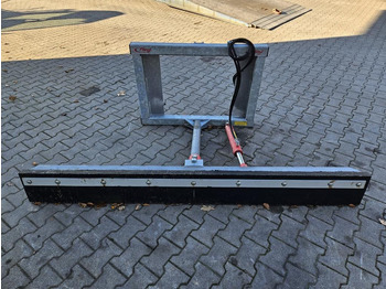 Μίσθωση Fliegl Gummi-Schiebeschild Fliegl Gummi-Schiebeschild: φωτογραφία 1