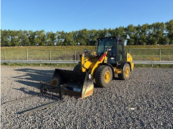 Ελαστιχοφόρος φορτωτής CATERPILLAR 906