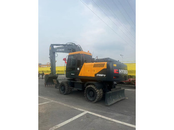 Τροχοφόρος εκσκαφέας HYUNDAI R210