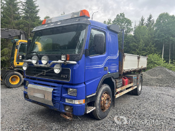 Φορτηγό με ανοιχτή καρότσα VOLVO FM7