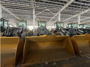 Ελαστιχοφόρος φορτωτής XCMG official XC948 4.5ton wheel loader hydraulic with diesel engine in stock: φωτογραφία 4 Ελαστιχοφόρος φορτωτής XCMG official XC948 4.5ton wheel loader hydraulic with diesel engine in stock: φωτογραφία 4