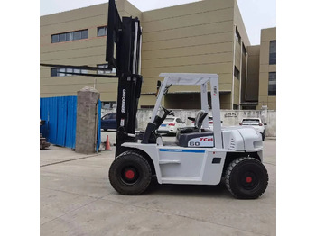 Πετρελαιοκίνητο περονοφόρο TCM