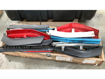 Εξοπλισμού κατασκευών SMALL PALLET OF CAR PARTS: φωτογραφία 2 Εξοπλισμού κατασκευών SMALL PALLET OF CAR PARTS: φωτογραφία 2