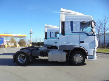 Τράκτορας DAF XF 440 125XDAF 106 TRACTOR HEAD IN STOCK: φωτογραφία 4 Τράκτορας DAF XF 440 125XDAF 106 TRACTOR HEAD IN STOCK: φωτογραφία 4