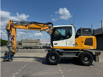 Τροχοφόρος εκσκαφέας LIEBHERR A 916