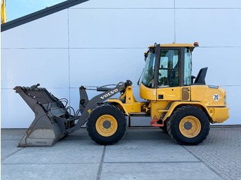 Ελαστιχοφόρος φορτωτής VOLVO L30G