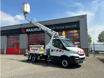 Ελαφρύ επαγγελματικό IVECO Daily 35s14
